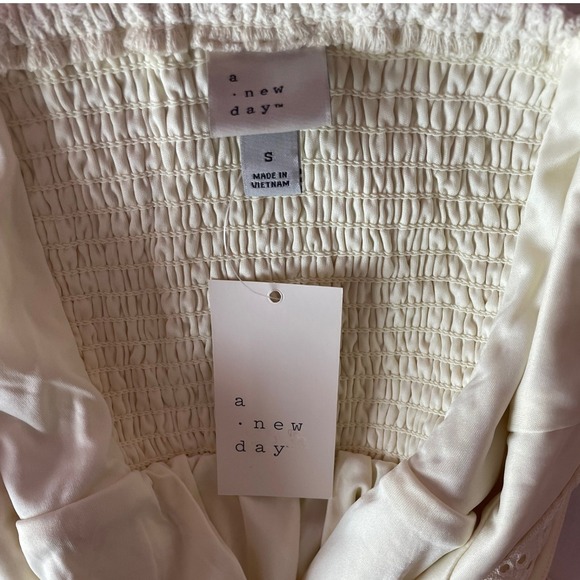 A New Day Cream Eyelet Peplum Camisole Top Smocked Back NWT Small - Picture 5 of 8